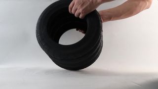 プレスの振動を止める ヨコハマ S-240-4 空気ばねソリューション